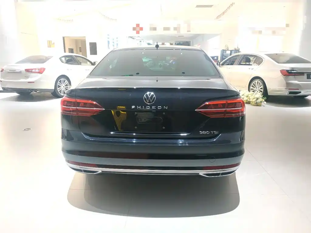 Volkswagen Phideon — фото 5