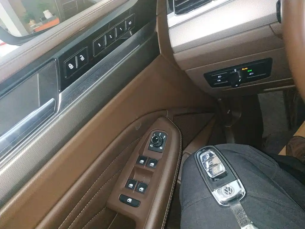 Volkswagen Phideon — фото 8