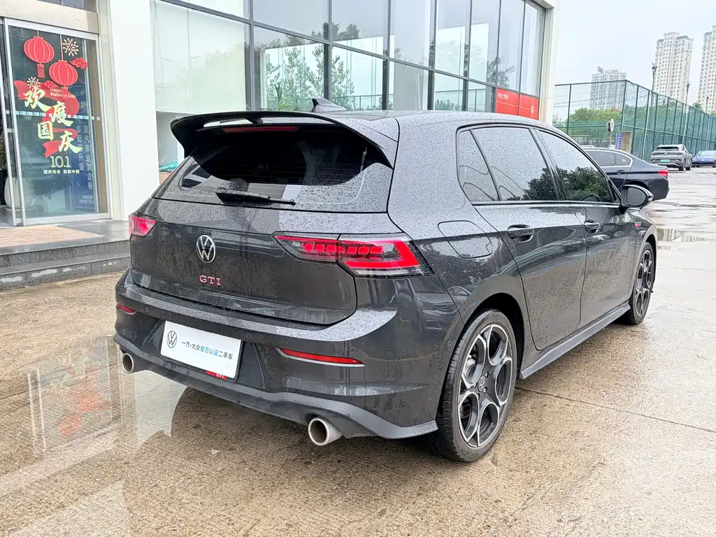 Volkswagen Golf GTI — фото 9