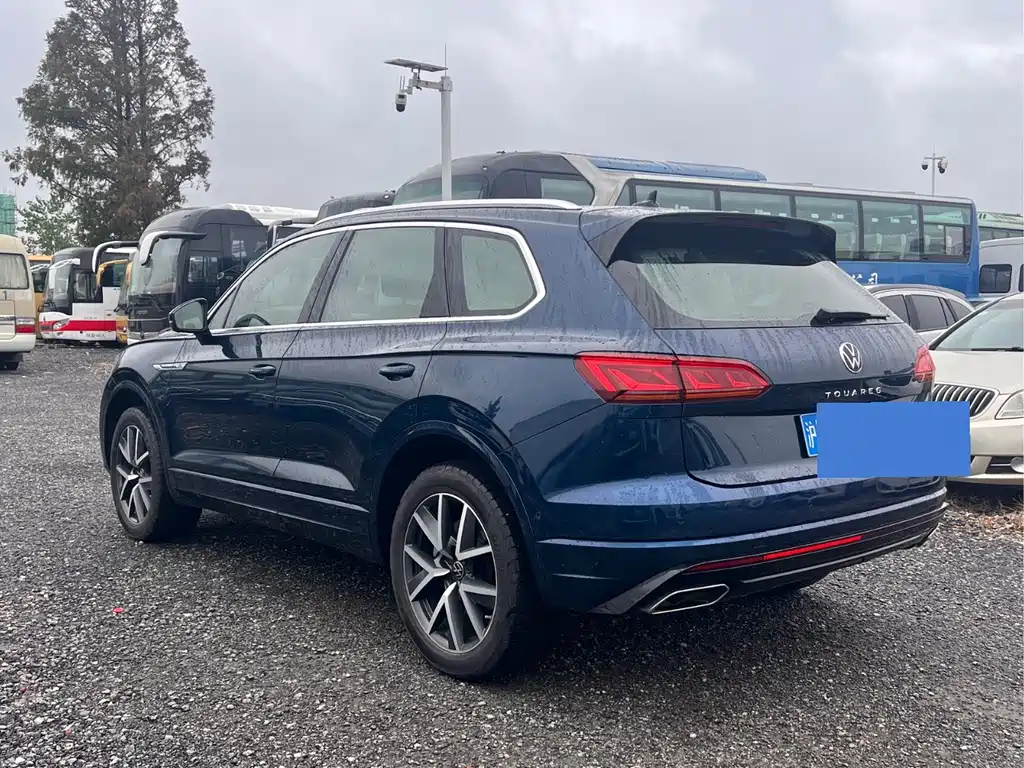 Volkswagen Touareg — фото 5
