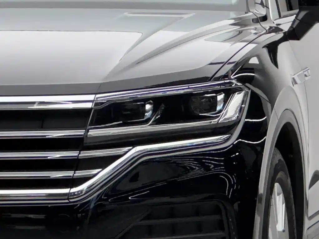 Volkswagen Touareg — фото 3