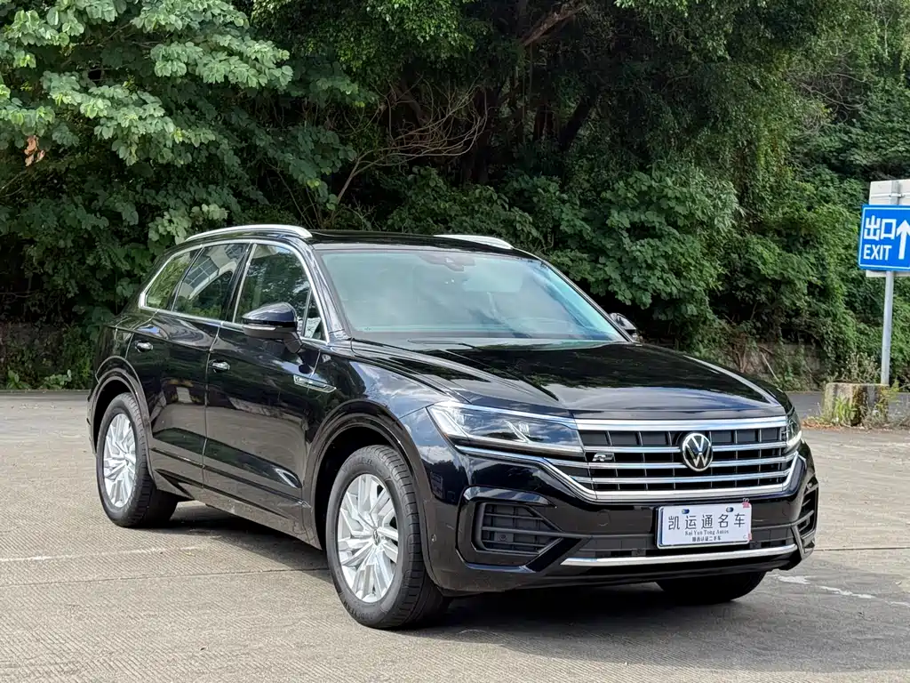 Volkswagen Touareg — фото 2