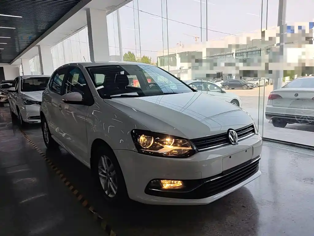 Volkswagen Polo — фото 3