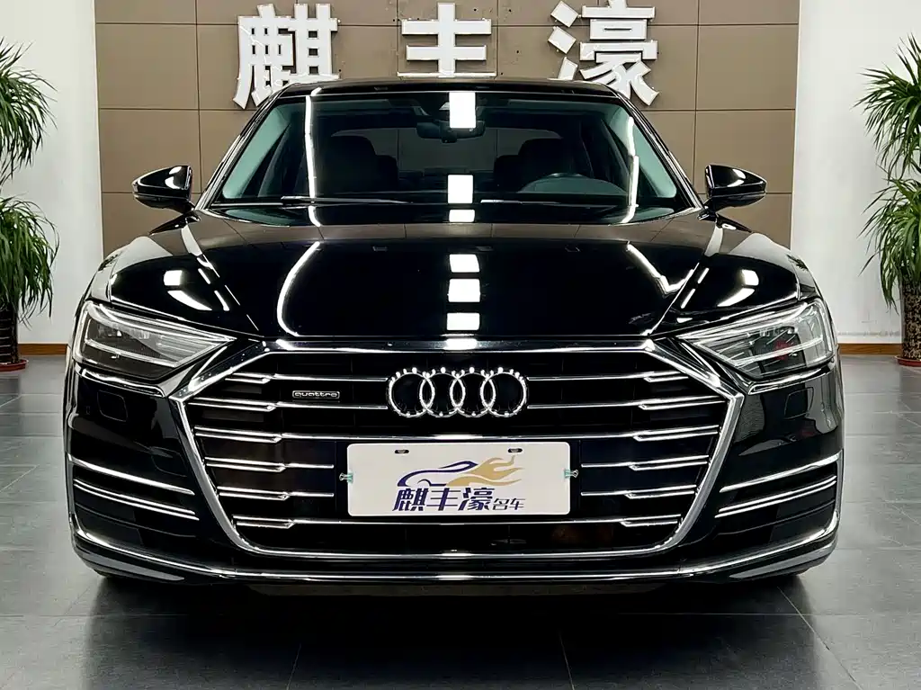 Audi A8 — фото 2