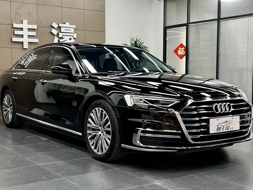 Audi A8 — фото 3
