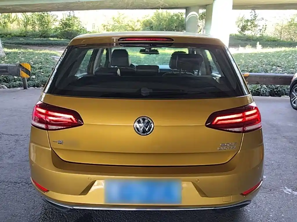 Volkswagen Golf — фото 5
