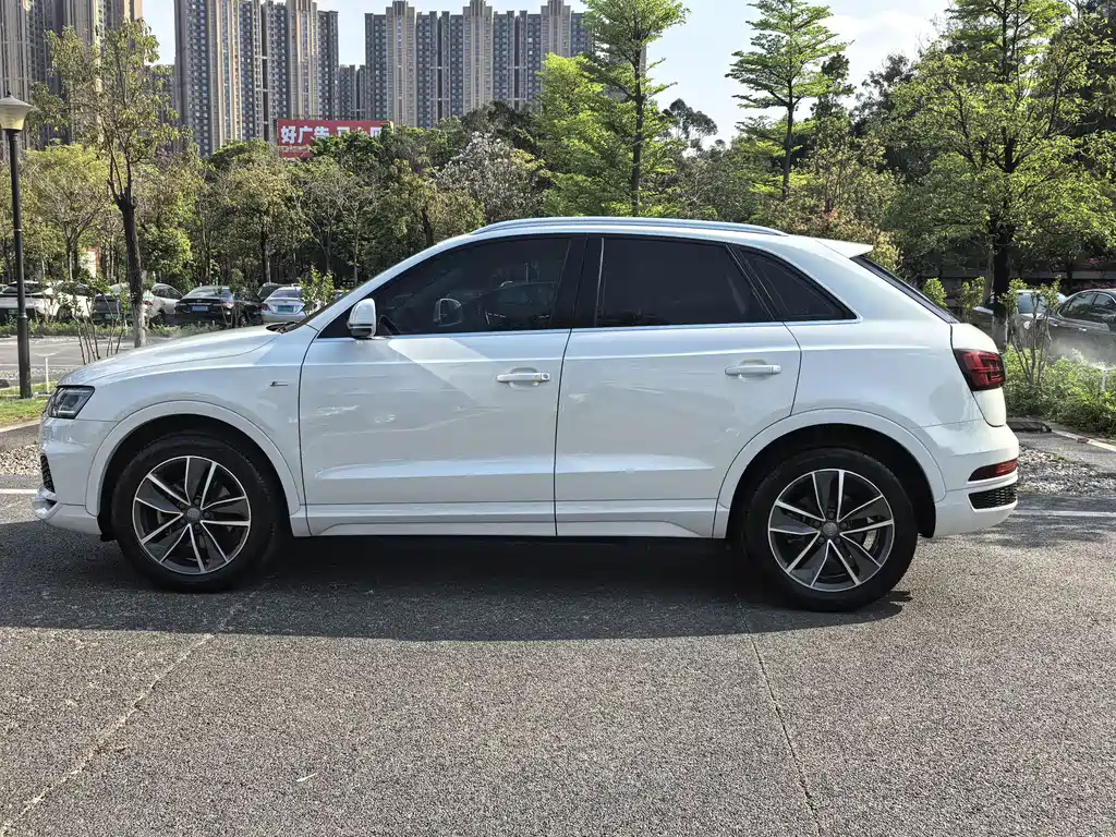 Audi Q3 — фото 3