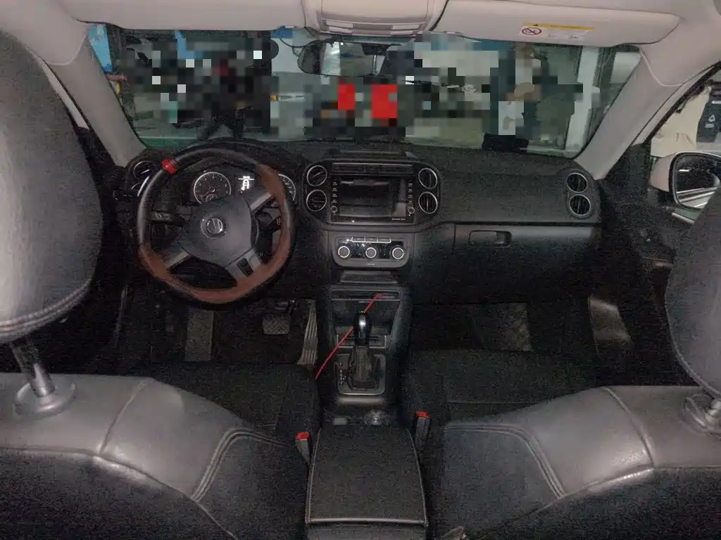 Volkswagen Tiguan — фото 5
