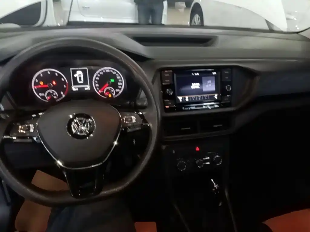 Volkswagen T-Cross — фото 9