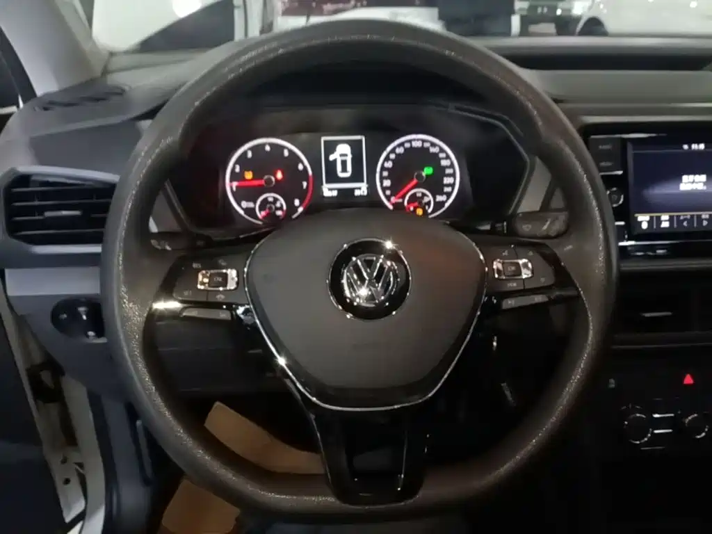Volkswagen T-Cross — фото 10