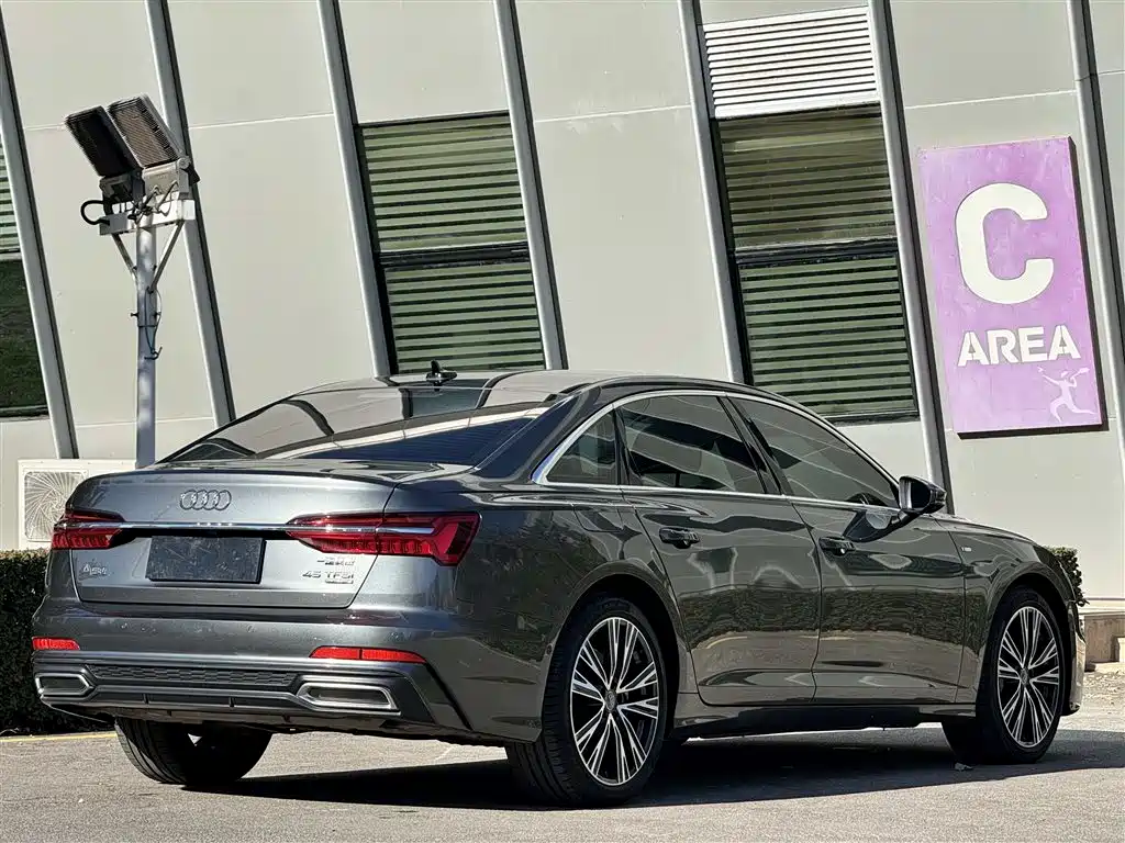 Audi A6L — фото 11