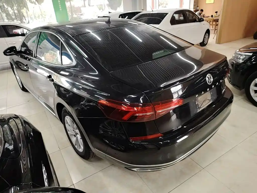 Volkswagen Passat — фото 4