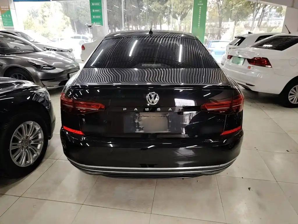 Volkswagen Passat — фото 5