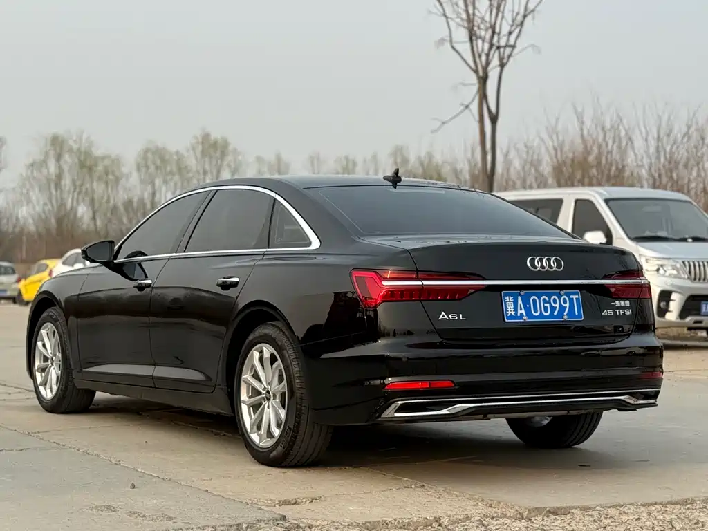Audi A6L — фото 11