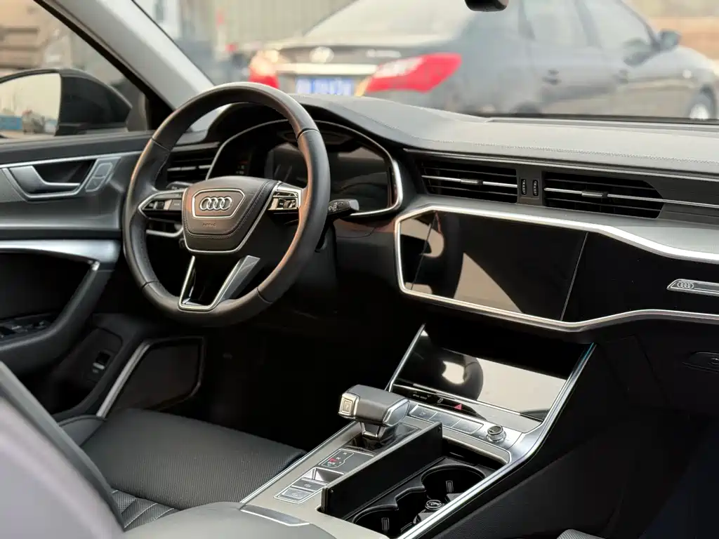 Audi A6L — фото 8