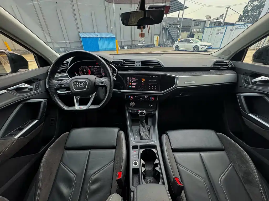 Audi Q3 Sportback — фото 11