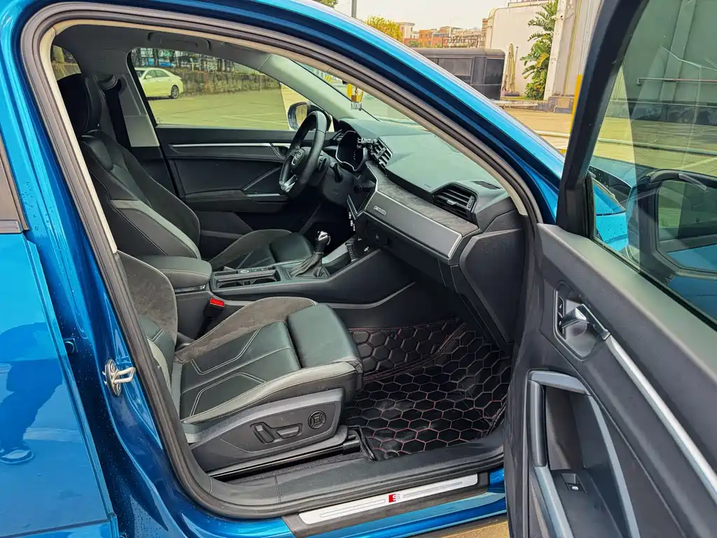 Audi Q3 Sportback — фото 15