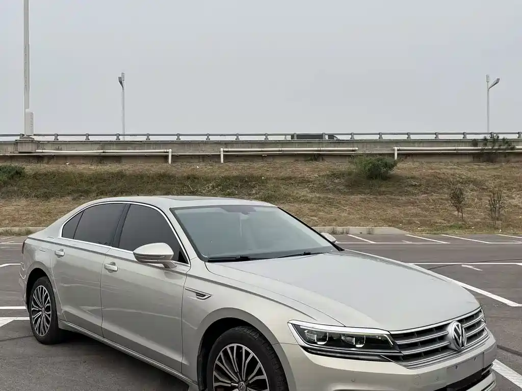 Volkswagen Phideon — фото 2