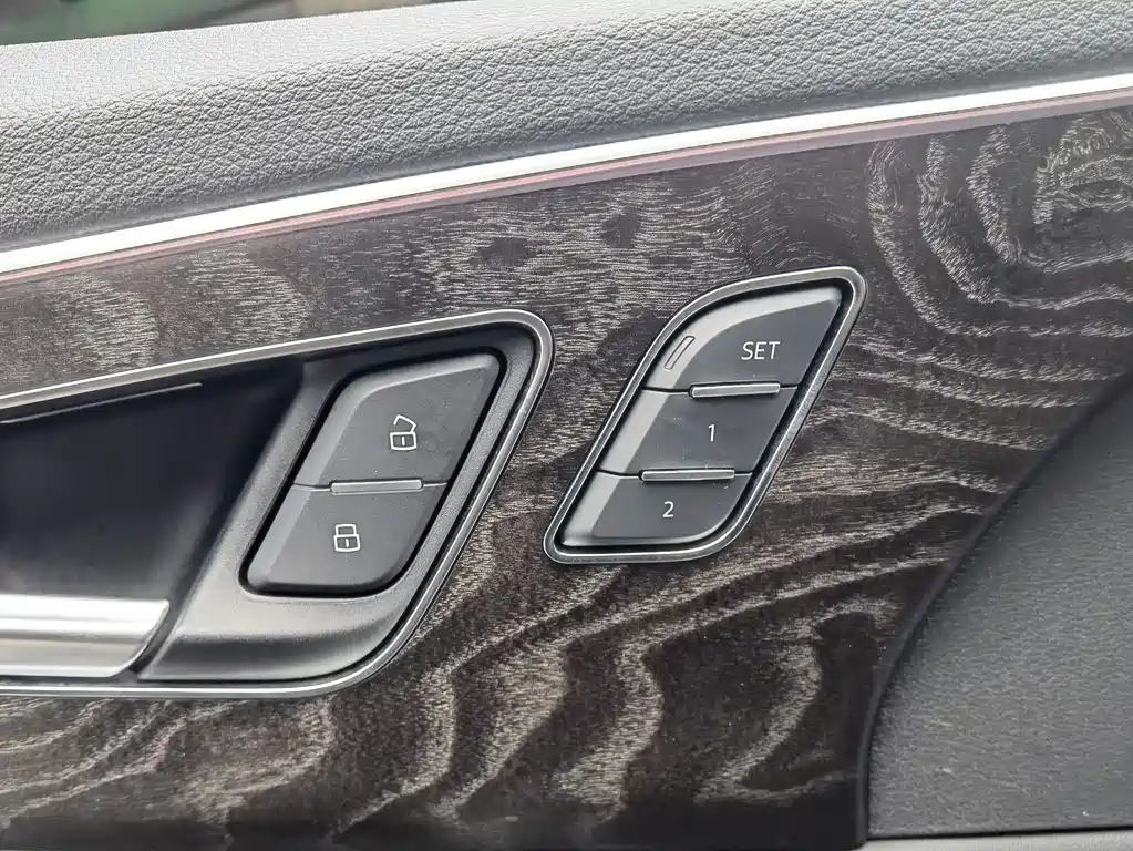 Audi Q7 — фото 15