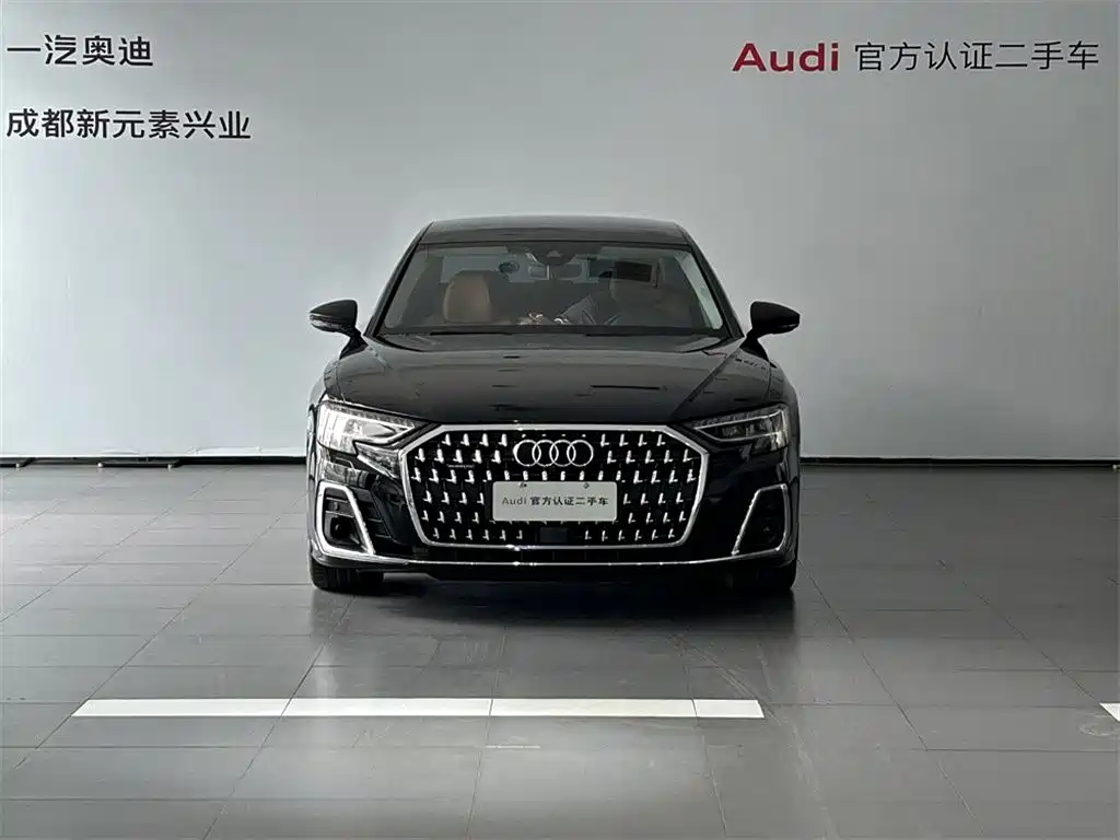 Audi A8 — фото 2