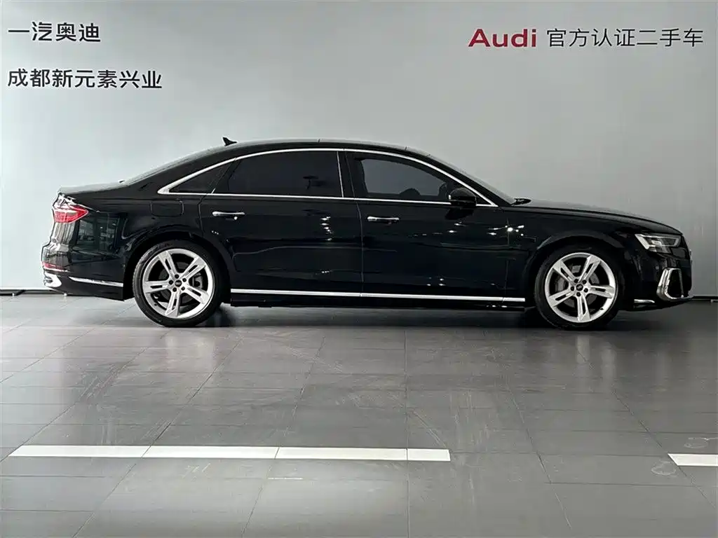 Audi A8 — фото 3