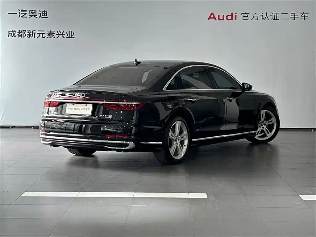 Audi A8 — фото 4