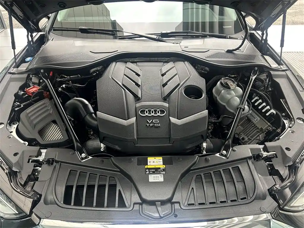 Audi A8 — фото 8