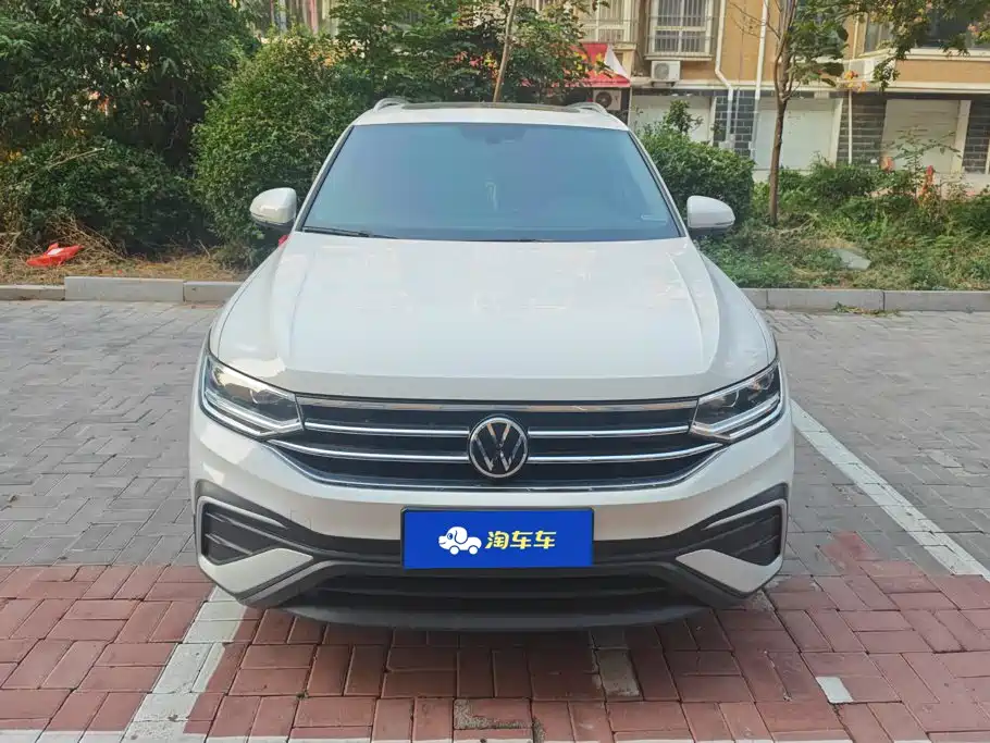 Volkswagen Tiguan L — фото 2