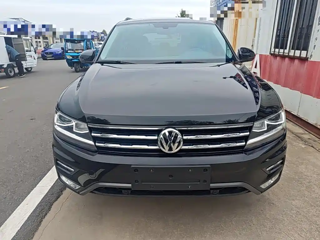 Volkswagen Tiguan L — фото 2