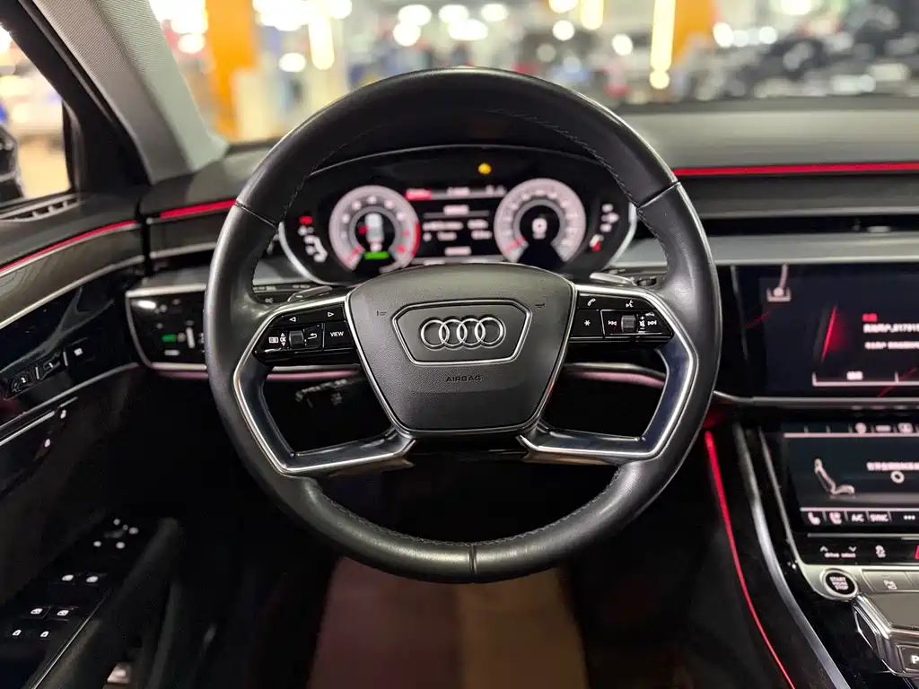 Audi A8 — фото 7