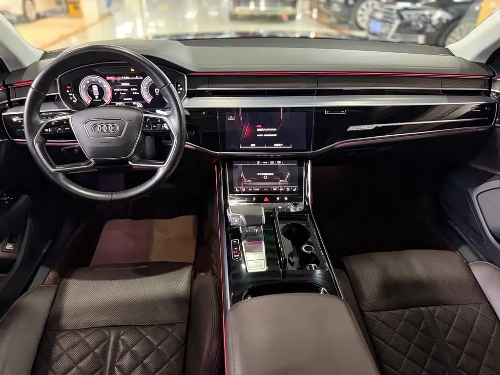 Audi A8 — фото 8