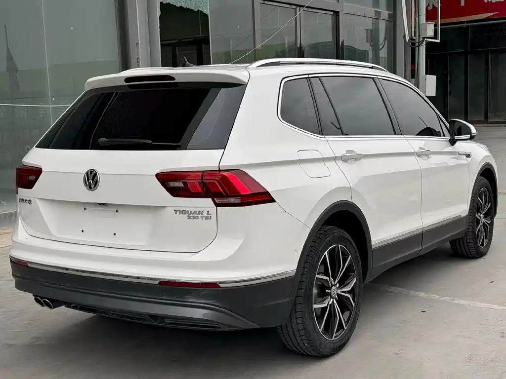 Volkswagen Tiguan L — фото 6