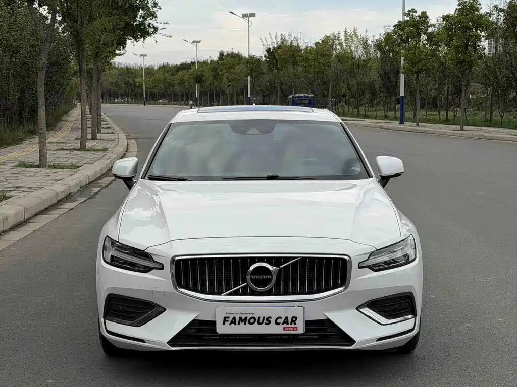 Volvo S60 — фото 2