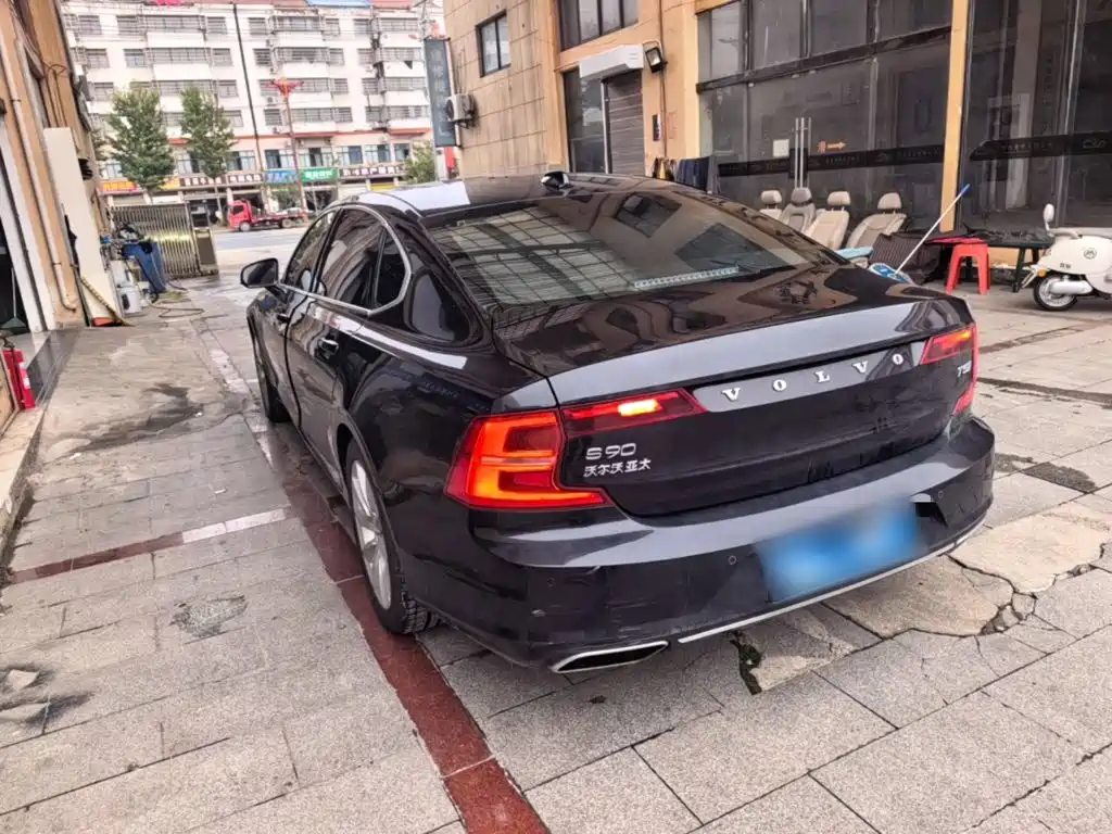 Volvo S90 — фото 4