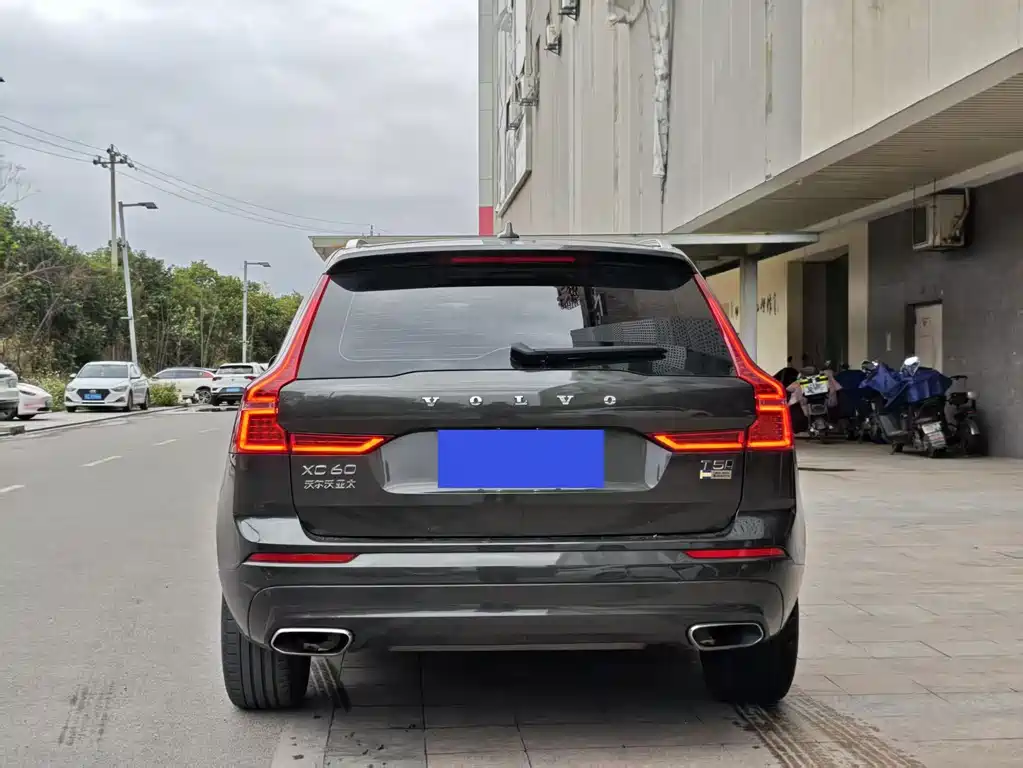 Volvo XC60 — фото 2