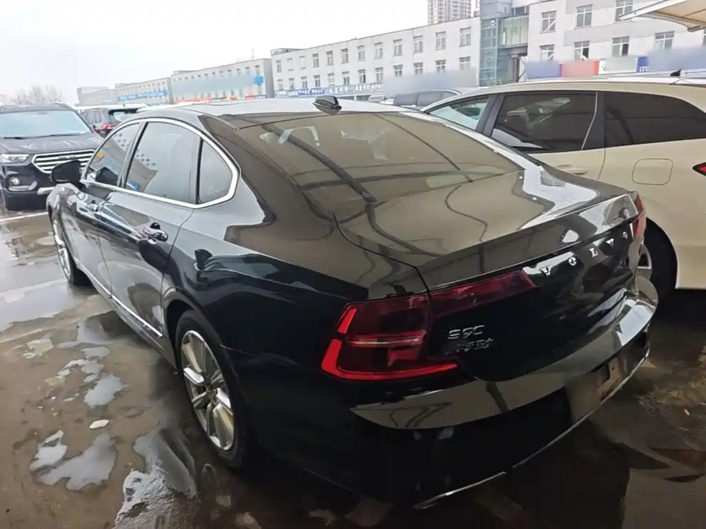 Volvo S90 — фото 4