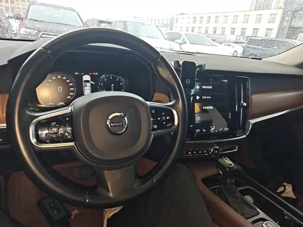 Volvo S90 — фото 9