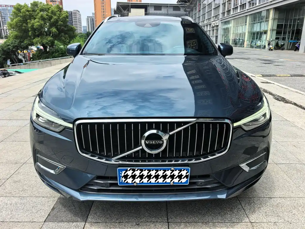 Volvo XC60 — фото 2