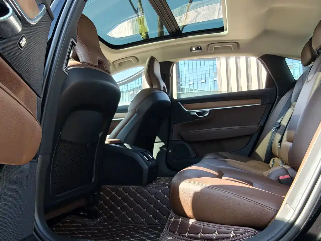 Volvo S90 — фото 11
