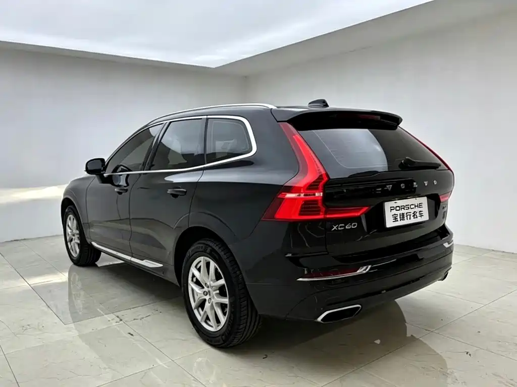 Volvo XC60 — фото 6