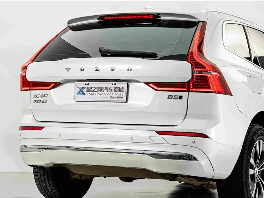 Volvo XC60 — фото 7
