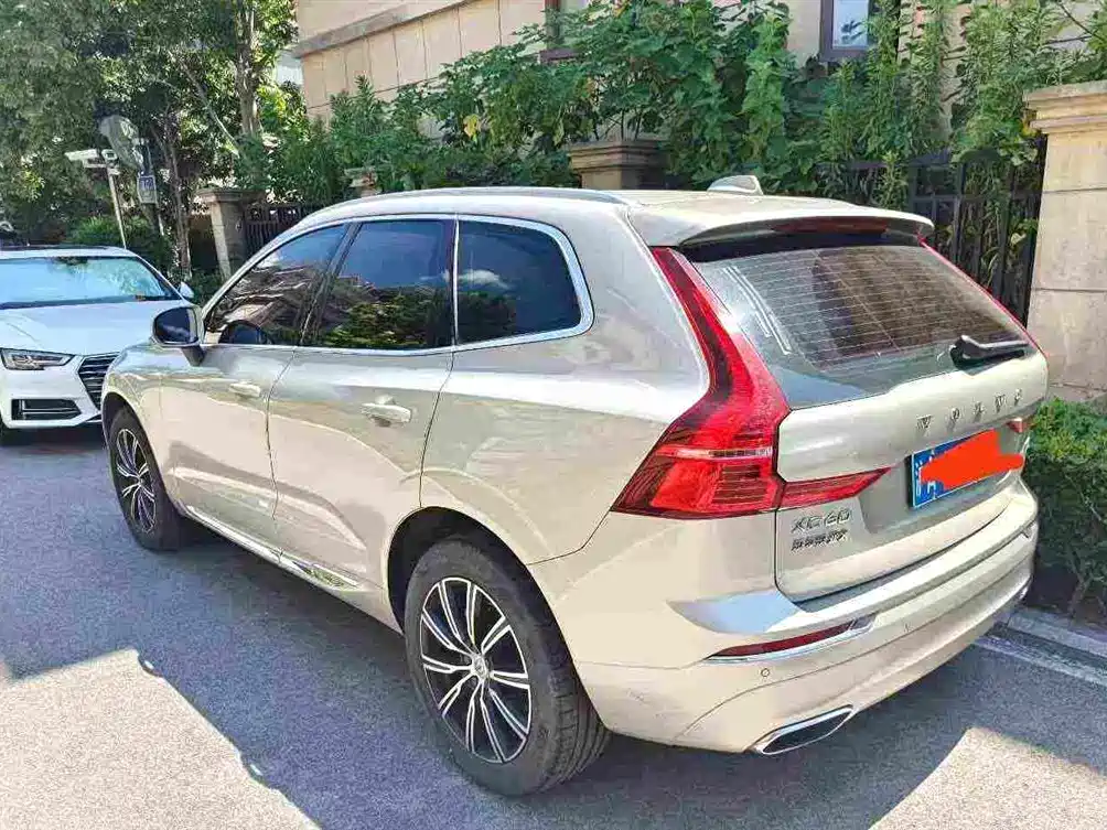 Volvo XC60 — фото 4