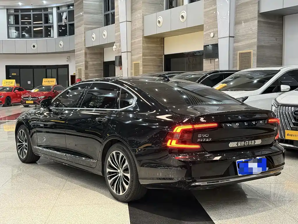 Volvo S90 — фото 3