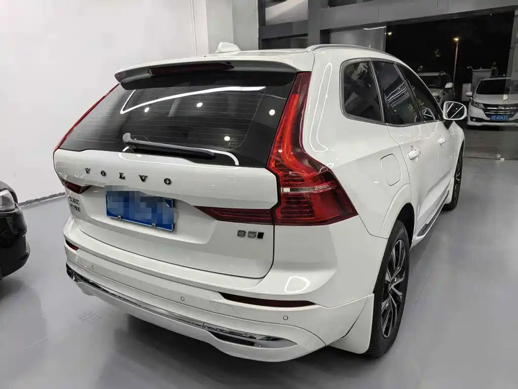 Volvo XC60 — фото 2