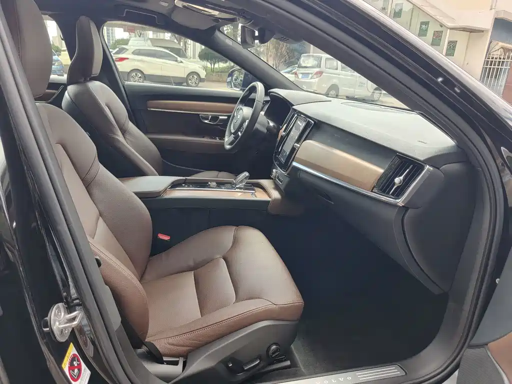 Volvo S90 — фото 15