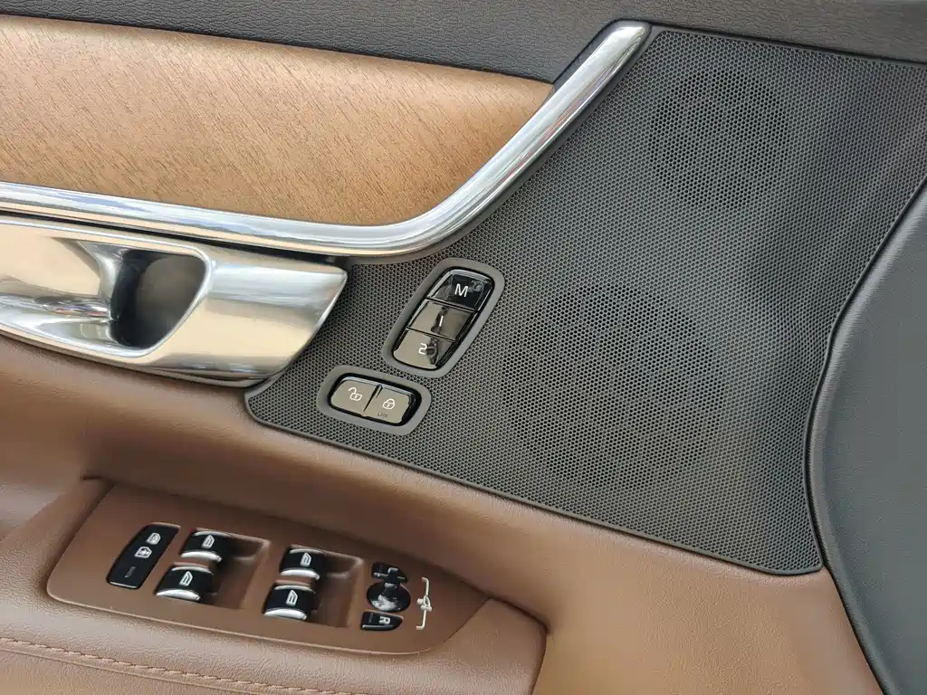 Volvo S90 — фото 20