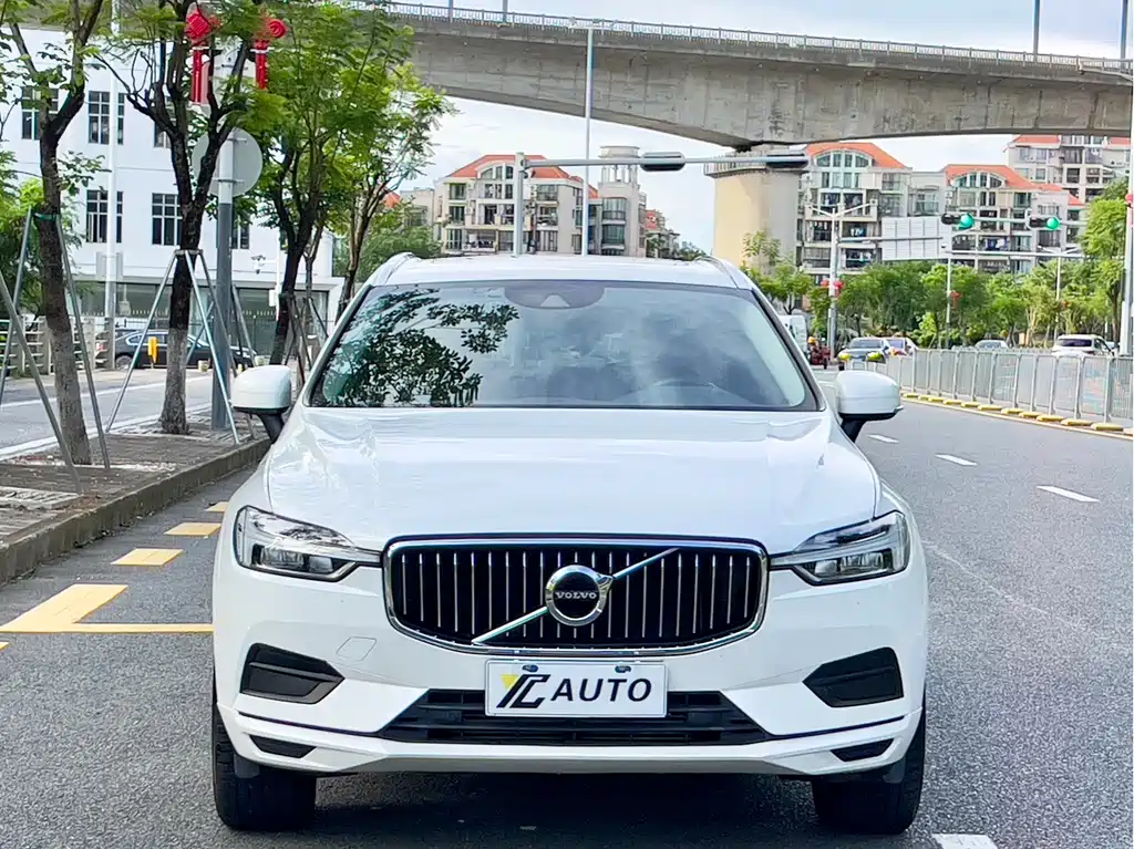 Volvo XC60 — фото 2