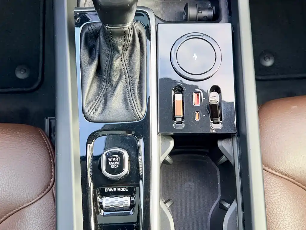 Volvo XC60 — фото 14