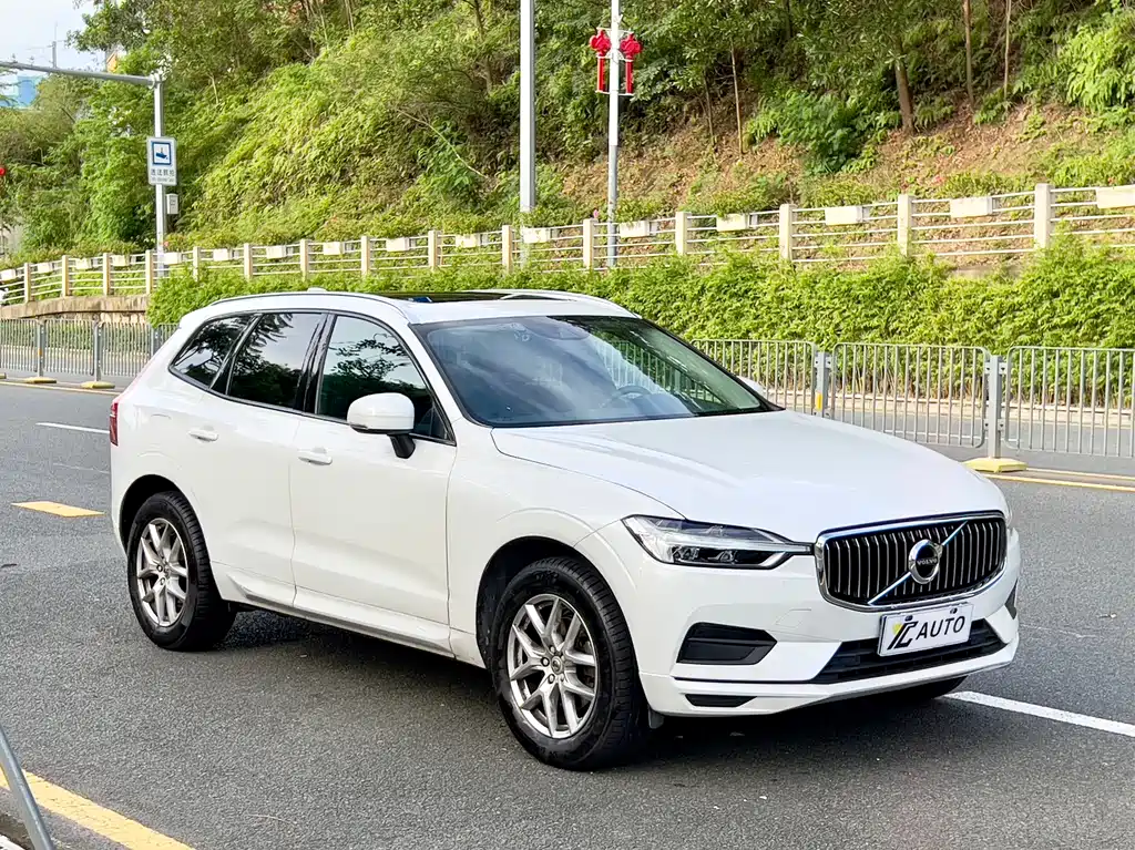 Volvo XC60 — фото 3