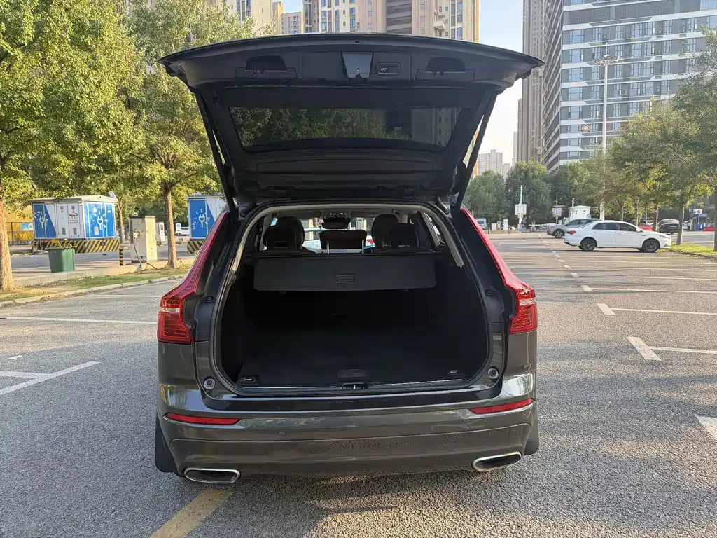 Volvo XC60 — фото 15
